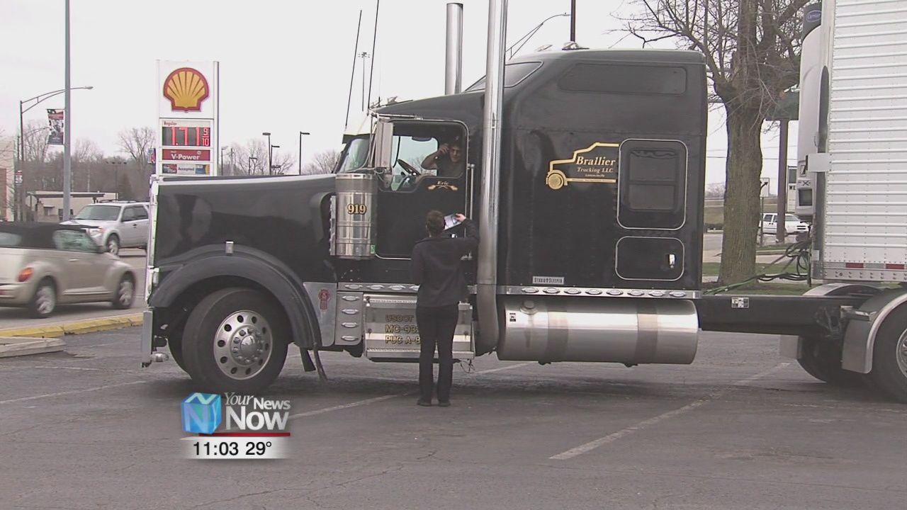 A diner in Wapakoneta goes viral after lending a helping hand to truck drivers